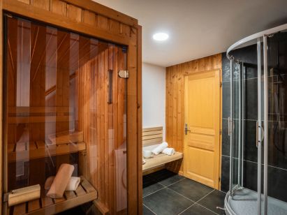 Ferienhaus Lacuzon mit eigener Sauna und Außenwhirlpool-2