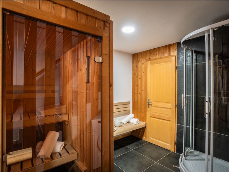 Ferienhaus Lacuzon mit eigener Sauna und Außenwhirlpool