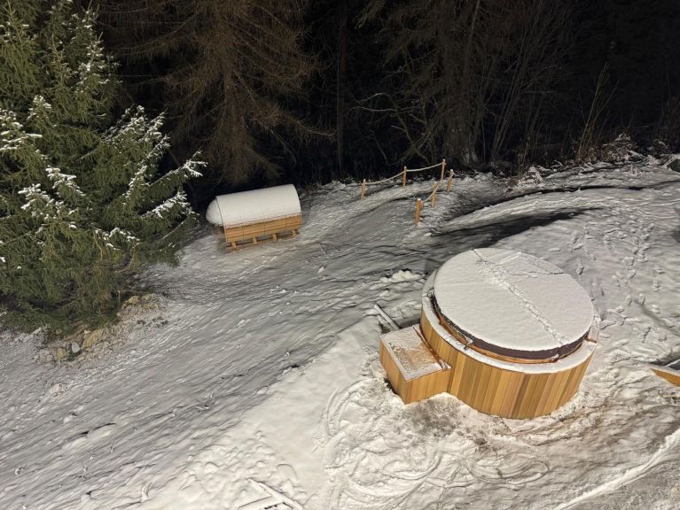 Ferienhaus De Vallandry Masara mit Außenwhirlpool und Sauna