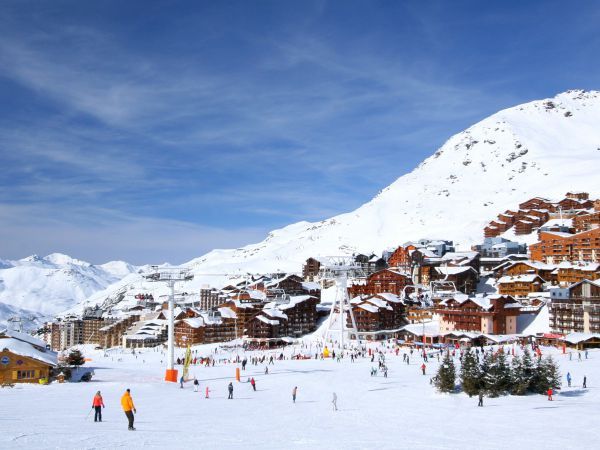 Skidorf Europas höchstgelegener Skiort mit lebendigem Nachtleben-1