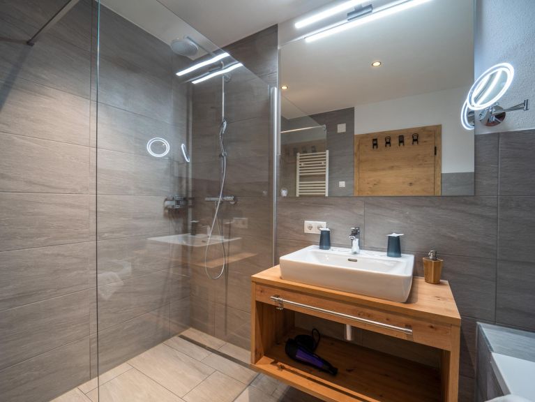 Ferienwohnung Pettneu Top 2