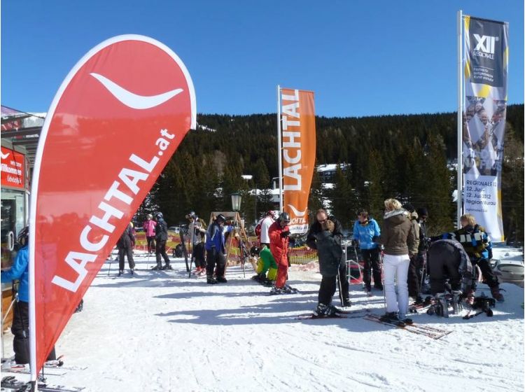 Skidorf Kleines, geselliges Dorf in der Nähe eines übersichtlichen Skigebiets-1