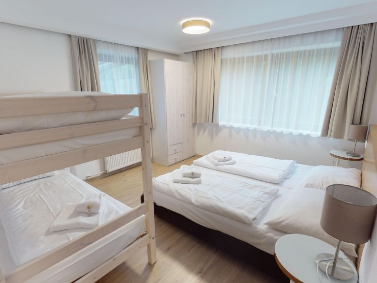 Ferienhaus Edelweiss am See Ganzes Gebäude, inklusive Gemeinschaftsküche und Esszimmer
