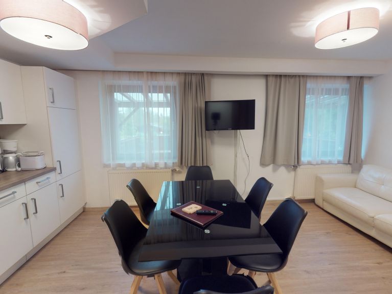 Ferienhaus Edelweiss am See Ganzes Gebäude, inklusive Gemeinschaftsküche und Esszimmer