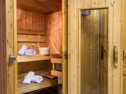 Ferienhaus Lacuzon mit eigener Sauna und Außenwhirlpool-2