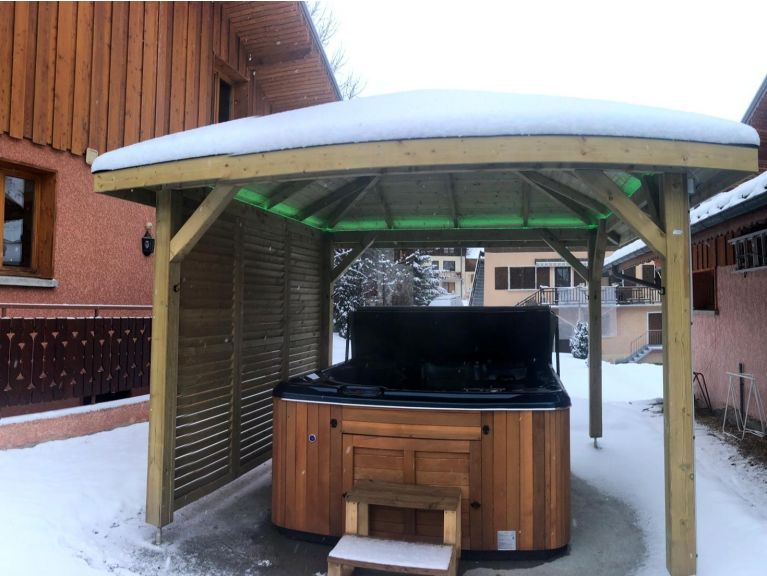 Ferienhaus Lacuzon mit eigener Sauna und Außenwhirlpool