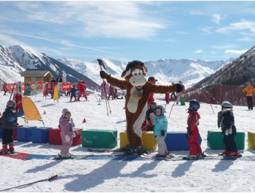 Skidorf Authentisches, sonniges Skidorf mit guten Schneebedingungen-2