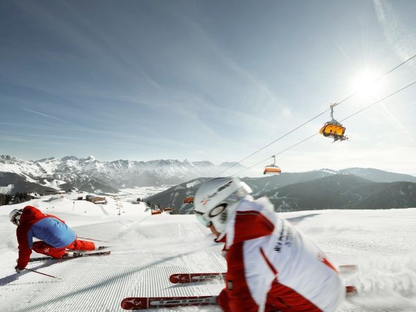 Skidorf Ruhiges Skidorf mit Anschluss an Saalbach und Hinterglemm-1