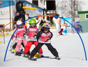 Skidorf Skidorf mit Kurort, Après-Ski-Möglichkeiten und präparierten Pisten-6