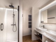 Ferienwohnung Goldried im Nebengebäude Goldried Park-9