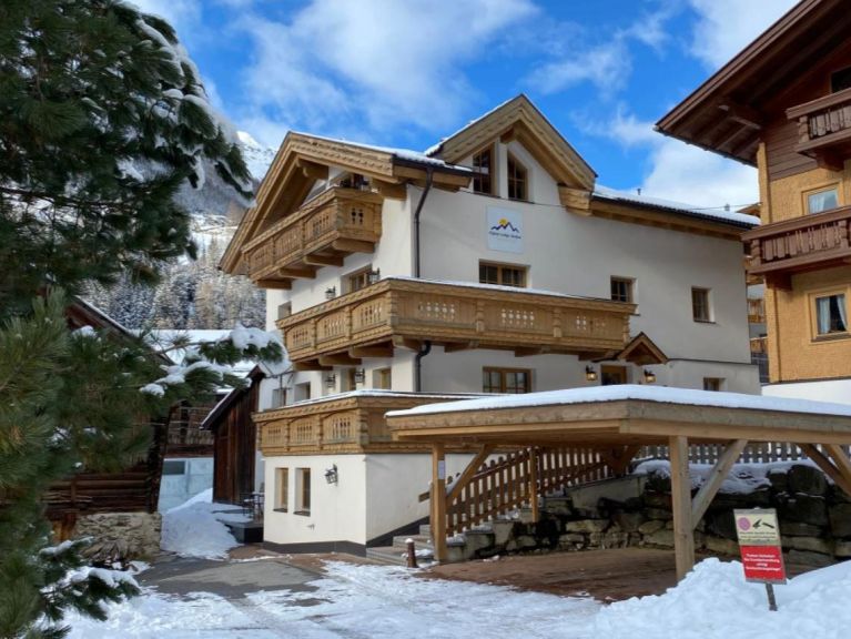 Alpine Lodge 