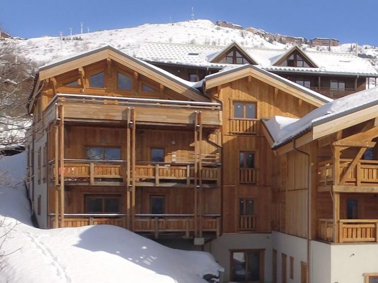 Ferienwohnung de Sarenne mit Außenwhirlpool