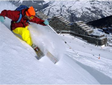 Skidorf Kleines Skidorf, das durch die olympische Bobbahn bekannt wurde-2