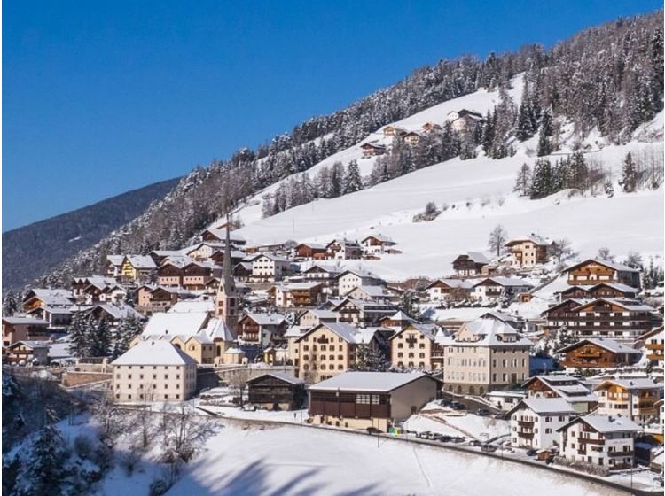 Skidorf Malerisches und sonniges Skidorf mit schönem Bergblick-1