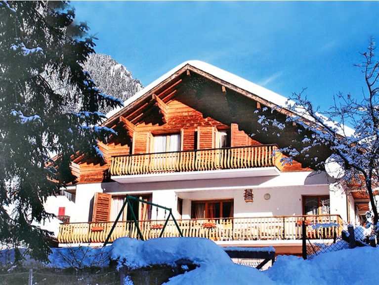 Ferienhaus de la Chapelle mit Außenwhirlpool und Sauna