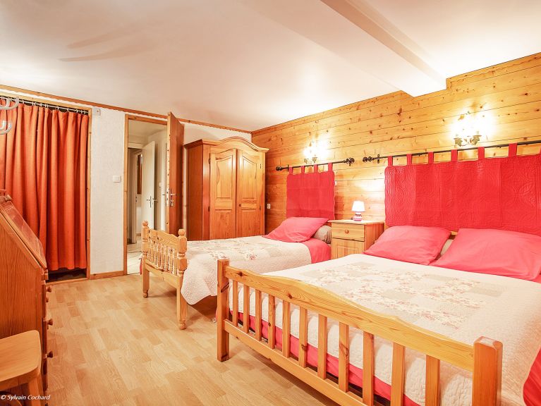 Ferienhaus de la Chapelle mit Außenwhirlpool und Sauna