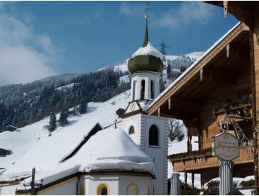 Skidorf Gut besuchtes Skidorf mit vielen lebhaften Après-Ski-Bars-2