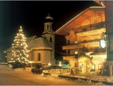 Skidorf Gut besuchtes Skidorf mit vielen lebhaften Après-Ski-Bars-9