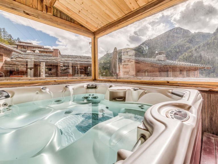 Ferienhaus Iseran mit Außenwhirlpool, Sauna und Hammam