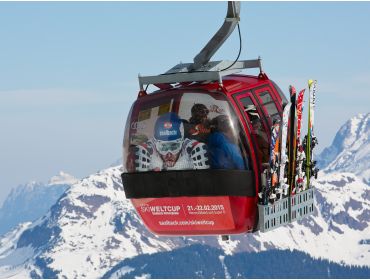 Skidorf Lebhaftes und mondänes Skidorf mit vielen Après-Ski Lokalen-14