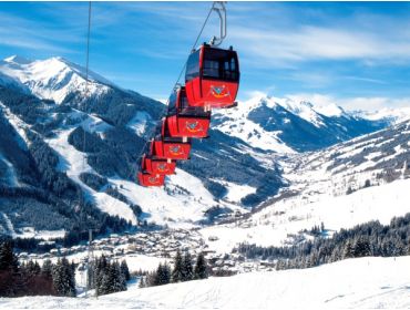 Skidorf Lebhaftes und mondänes Skidorf mit vielen Après-Ski Lokalen-3