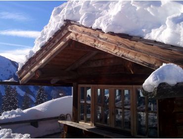 Skidorf Lebhaftes und mondänes Skidorf mit vielen Après-Ski Lokalen-6