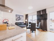 Ferienwohnung FP mit Seitenbalkon-5
