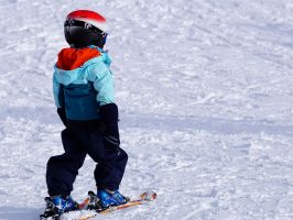 Kind auf Skiern