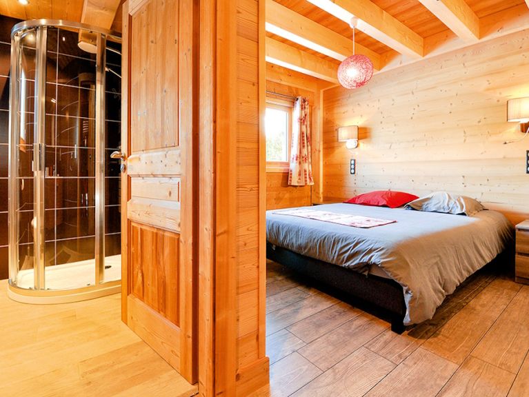 Ferienhaus Le Bois Brûlé mit eigener Sauna und Außenwhirlpool