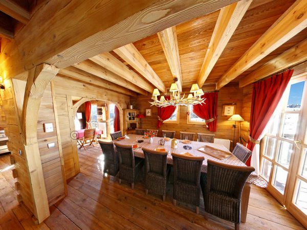 Ferienhaus de L'Altiport Melusine mit Sauna und Whirlpool