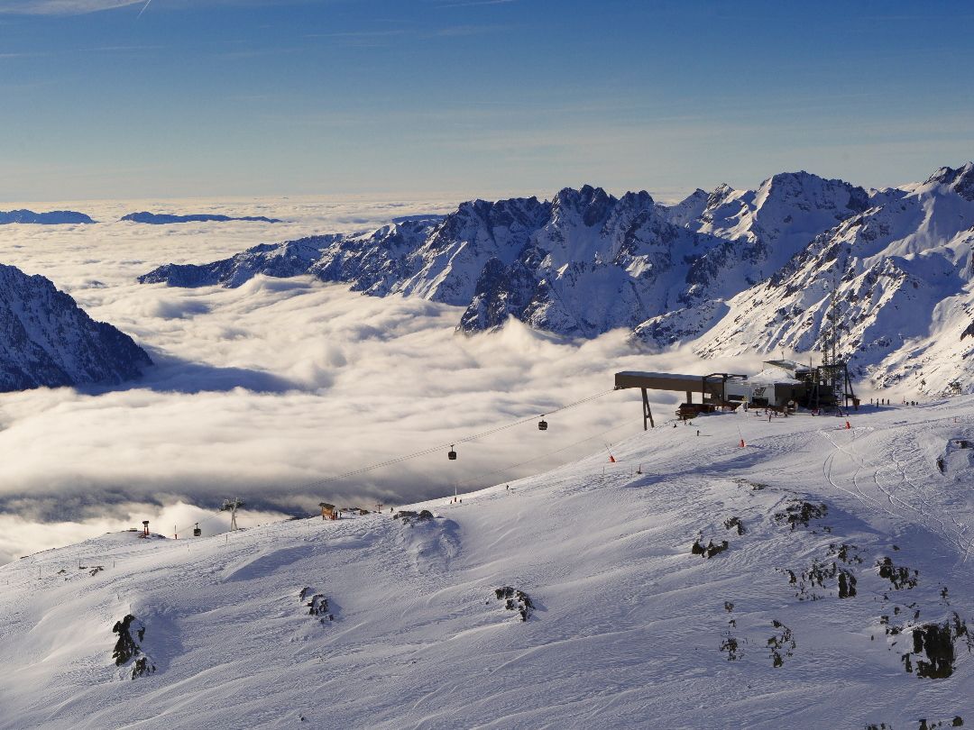 Wolkendecke über Alpe d'Huez