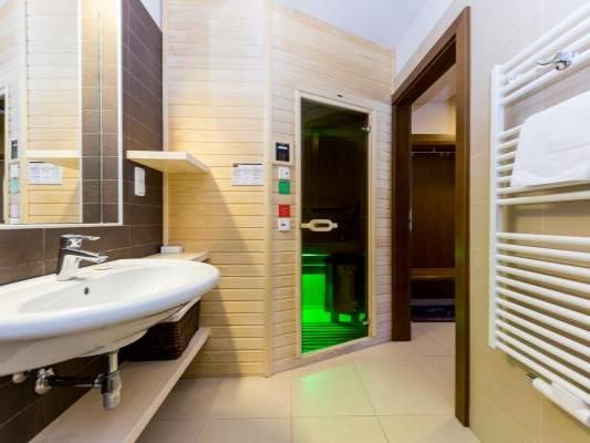 Ferienwohnung Sissipark Schönberg-Lachtal Doppelzimmer mit eigener Sauna