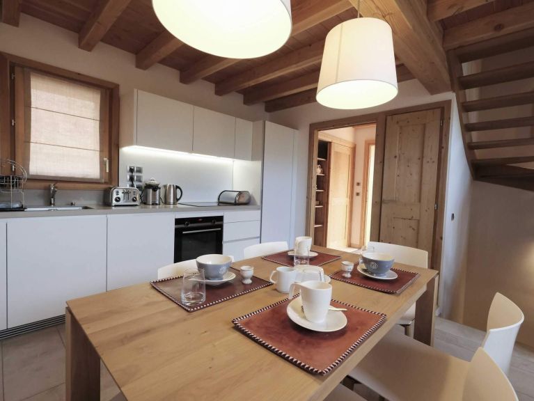 Ferienhaus Caseblanche Aigle mit Holzofen, Sauna und Whirlpool