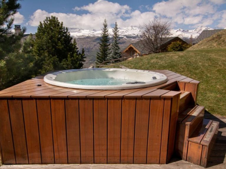 Ferienhaus Le Chazalet Sauna, Außenwhirlpool und Catering-Service inklusive + Le Petit Chazalet
