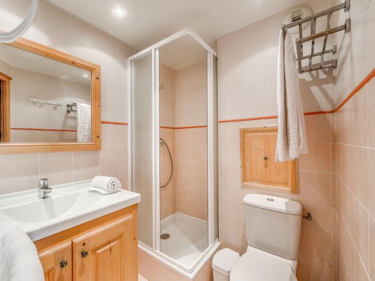 Ferienwohnung Gypaete mit Außenwhirlpool