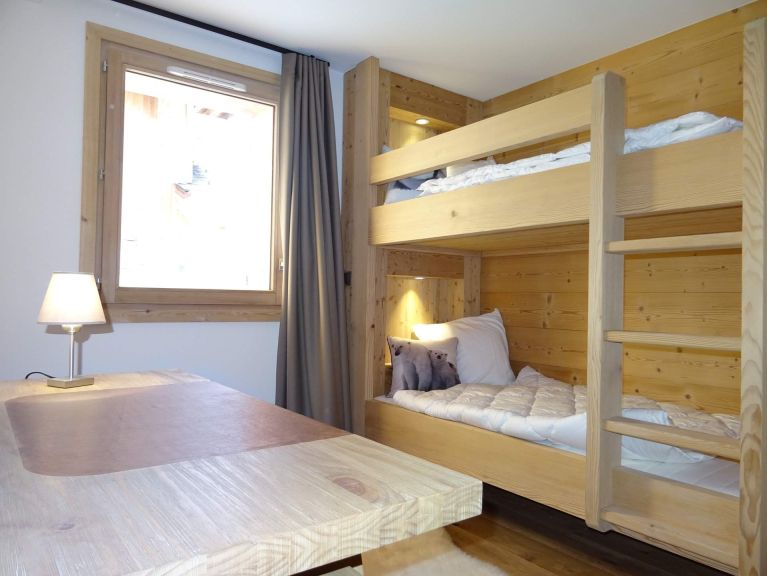 Ferienhaus Caseblanche Aigle mit Holzofen, Sauna und Whirlpool