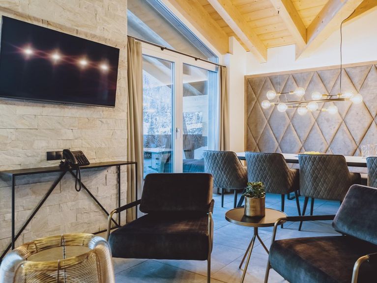 Ferienwohnung Glemm by Avenida Penthouse mit Bergblick, eigener Sauna und Whirlpool