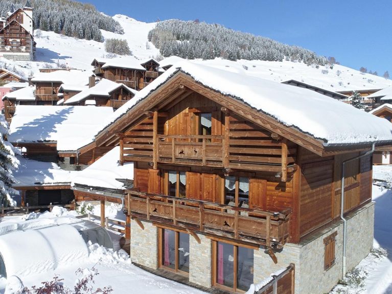 Le Loup Lodge mit privat Schwimmbad und Sauna