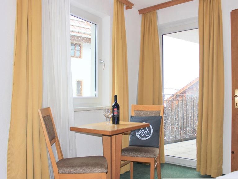 Ferienwohnung Alpenperle mit Balkon