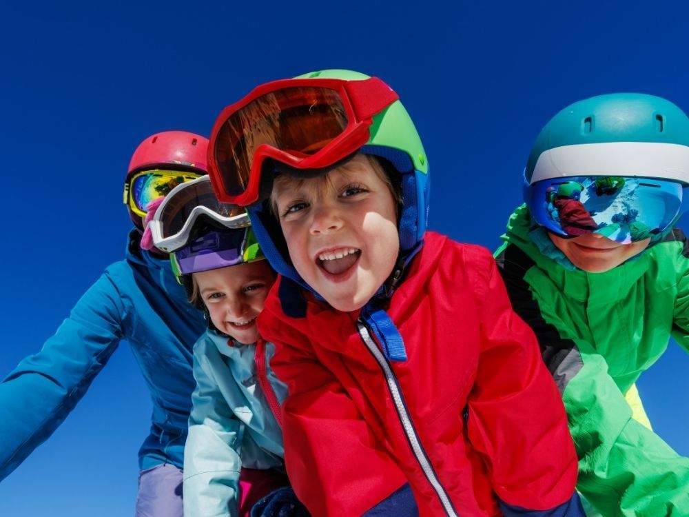 Blog: Skifahren mit Kindern? So wird der Skiurlaub ein echtes Familienfest!-1